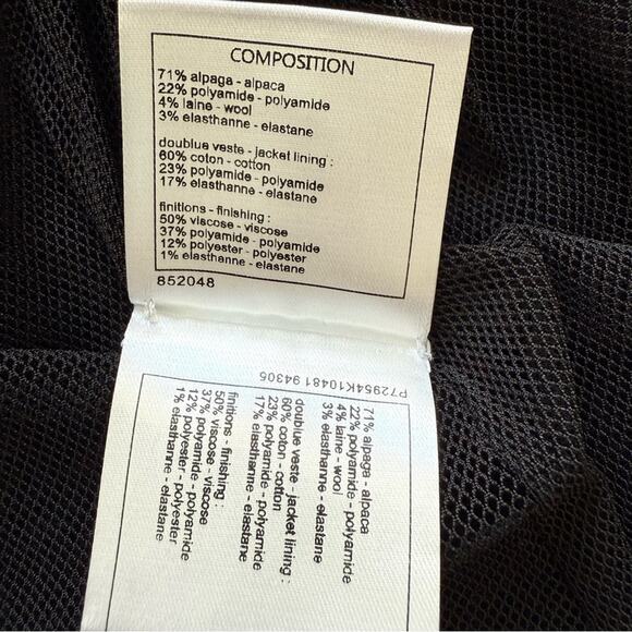 CHANEL wool knit cardigan size 38 FR 2022 Runway Authentic Retail 7800$ - Picture 7 of 13